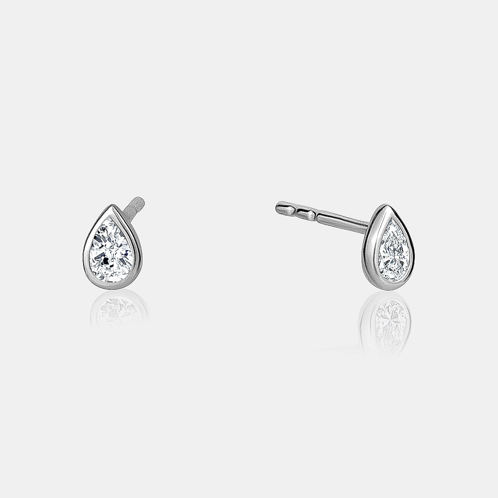 Boucles d'oreilles poires serties de diamants