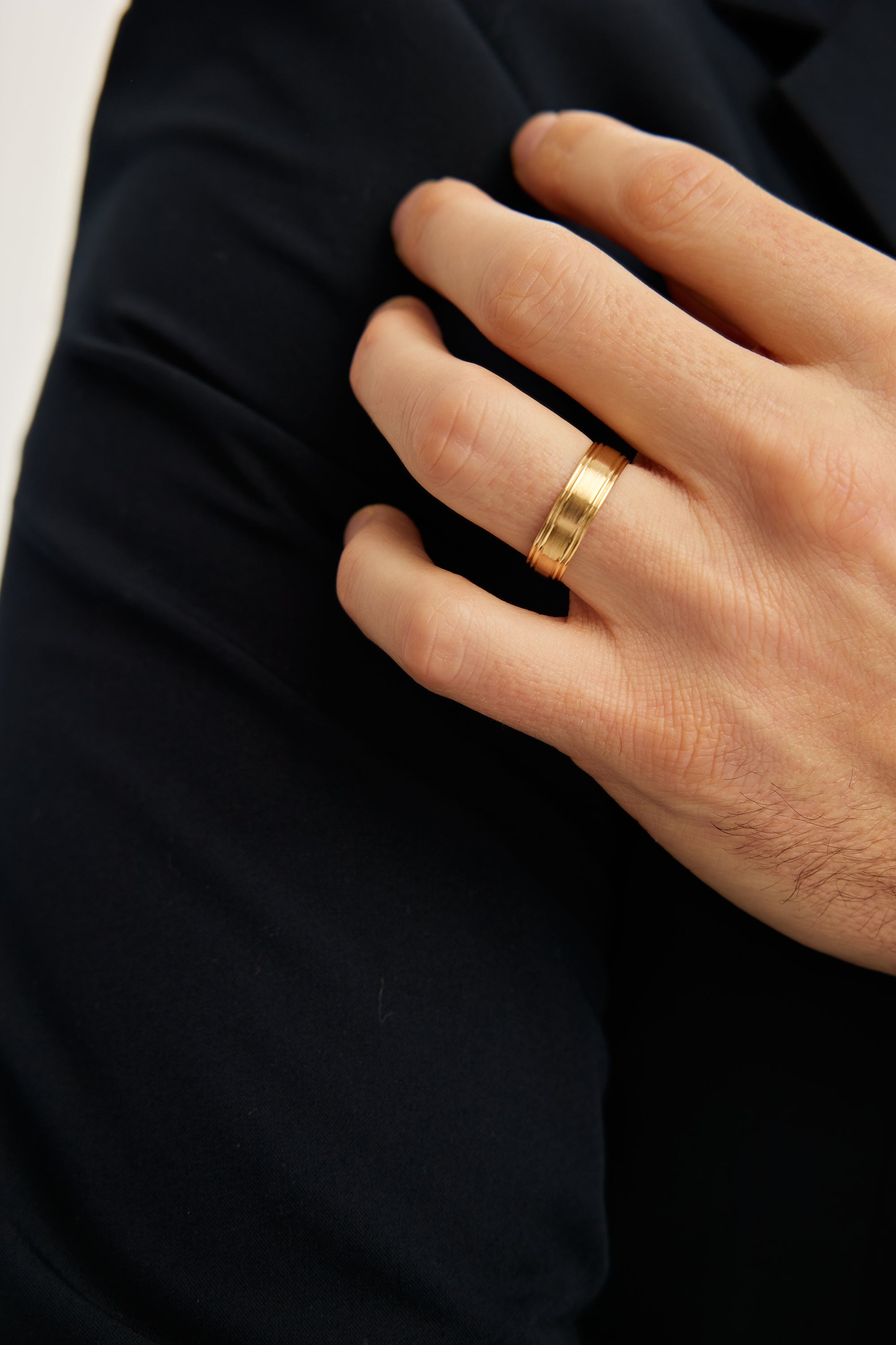 18K Brushed Center Wedding Band