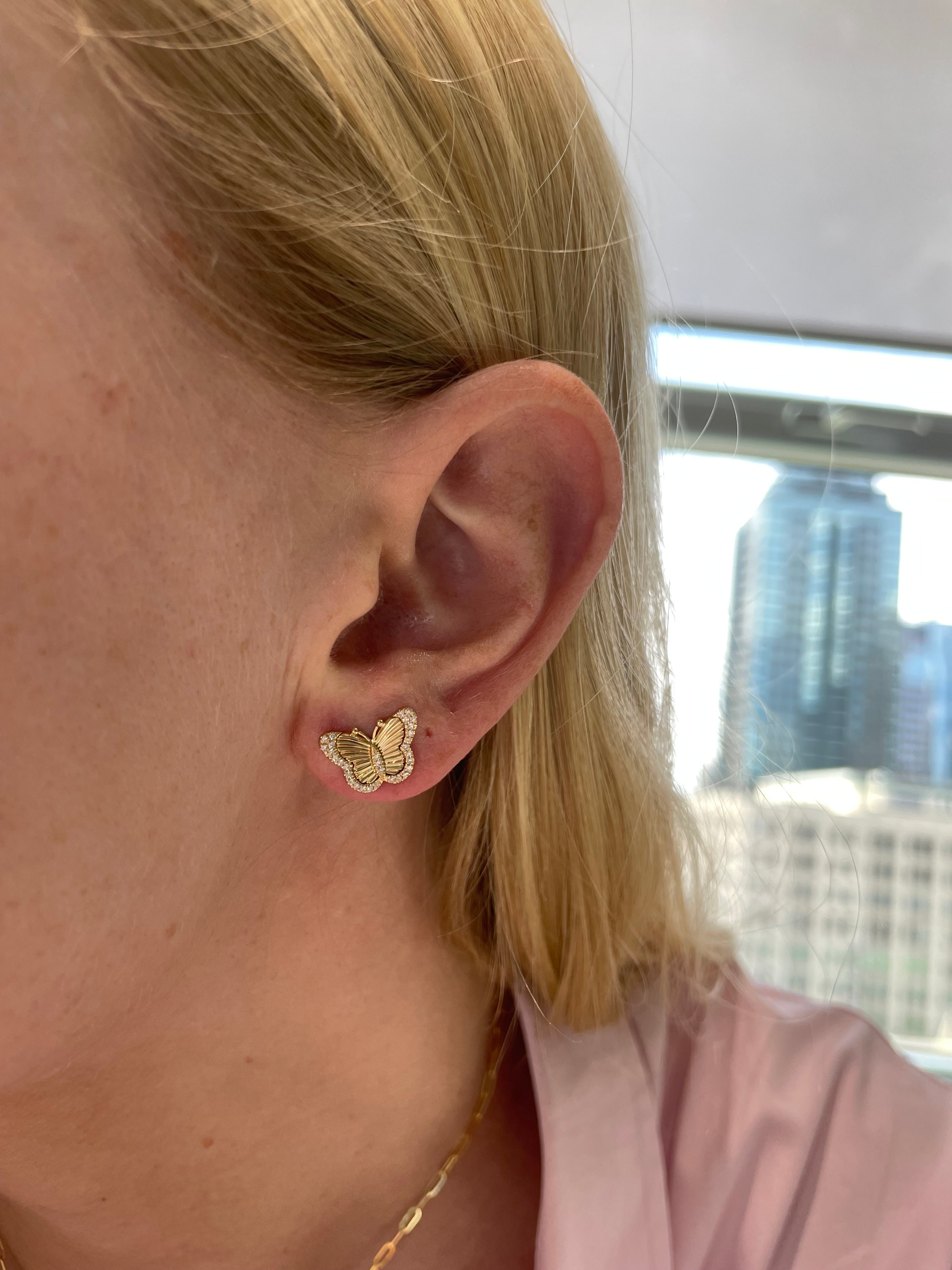 clous d'oreilles papillon avec diamant