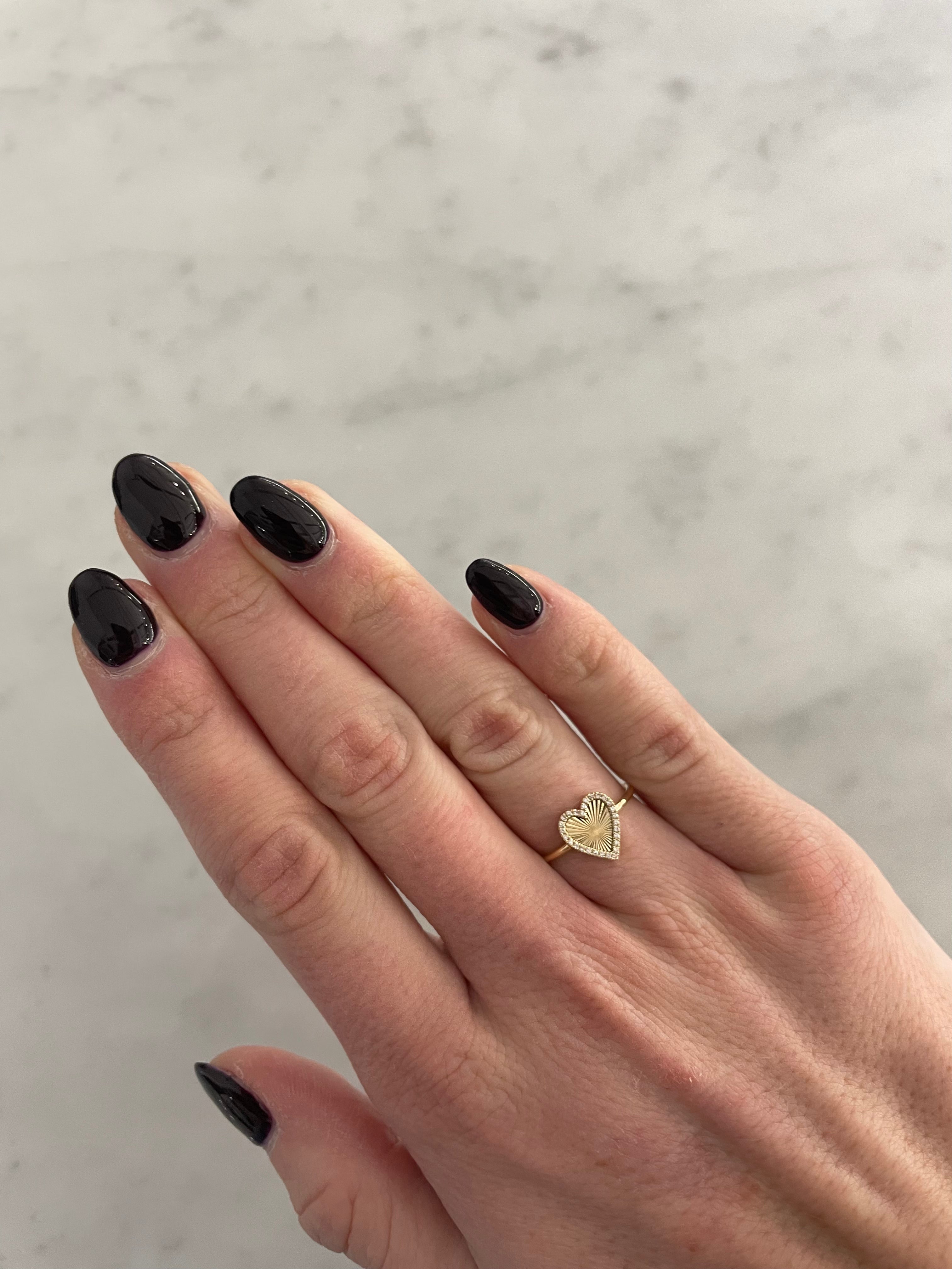 Bague à cœur cannelé en diamant