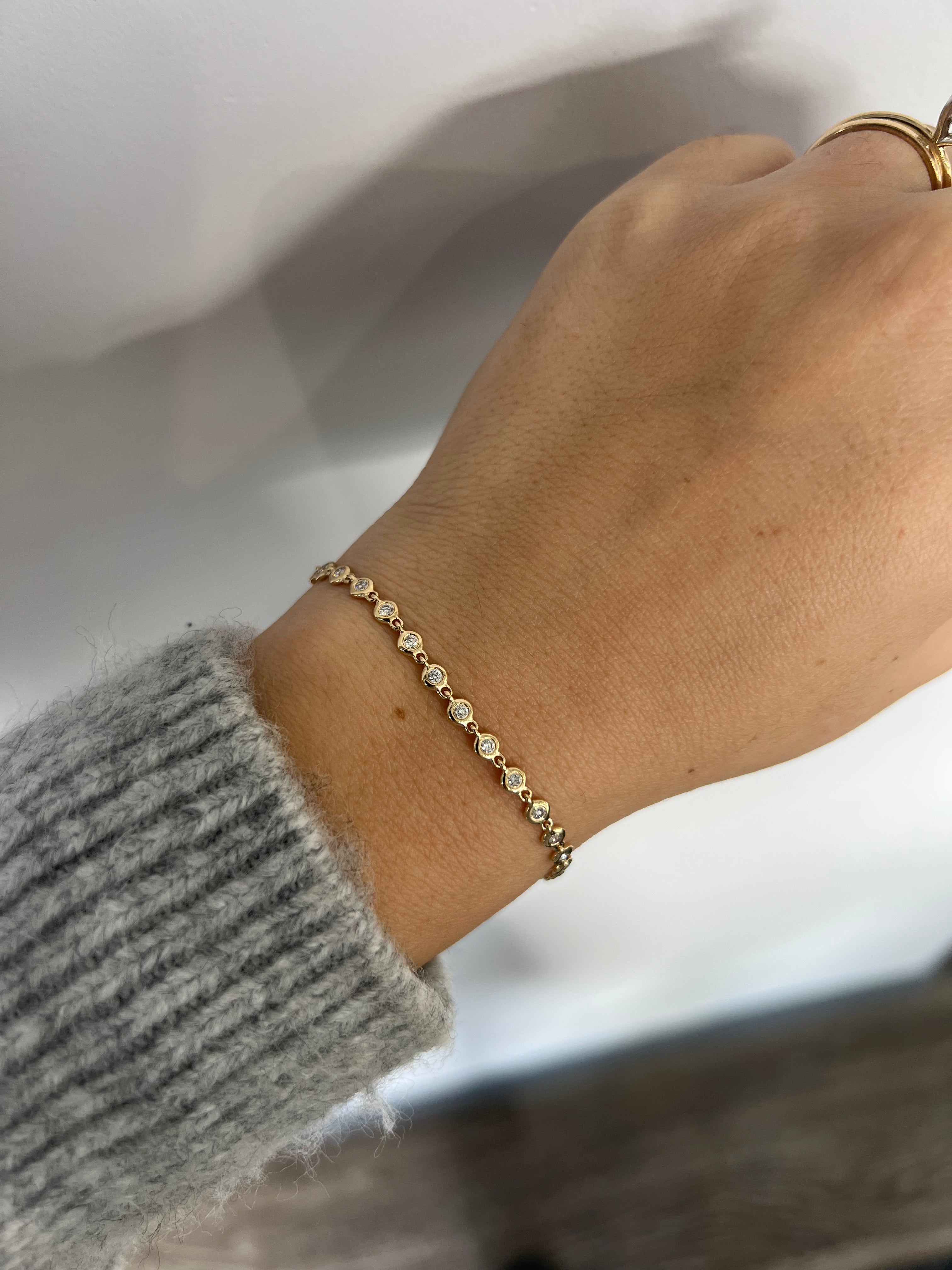 Round Bezel Set Diamond Bracelet