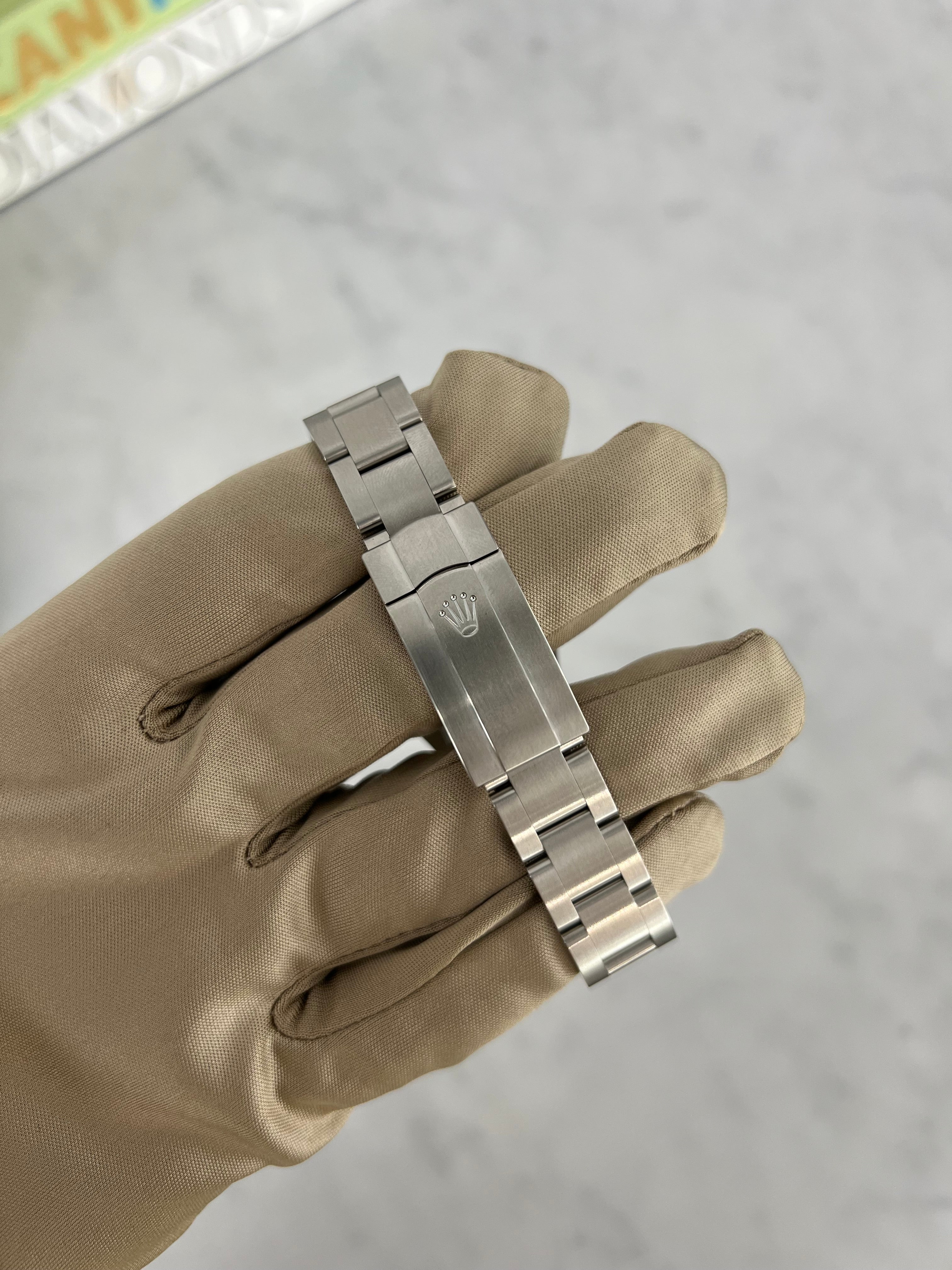 Rolex Oyster Perpetual Blue Dial Smooth Bezel 31mm 277200/2025