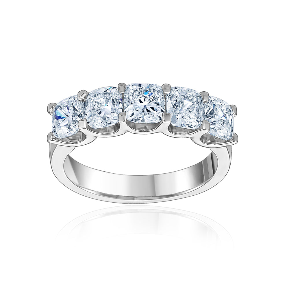 Bague à Cinq Griffes avec Diamant Coupe Coussin sur Base en Forme de U