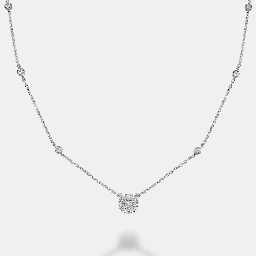 Collier à pendentifs en forme de fleur de Station de Diamants