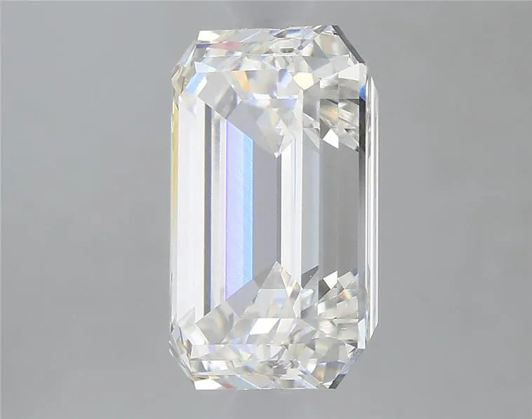 2.68ct Emerald Lab Grown Diamond (Colour G, Clarity VS1, IGI Certified)