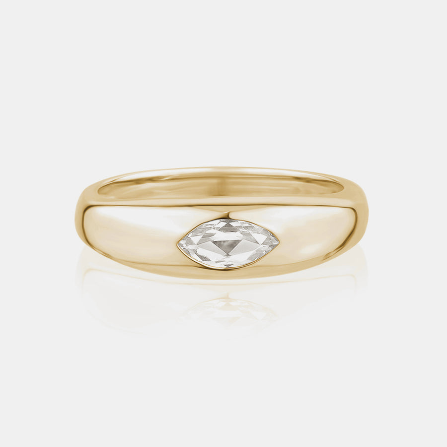 Bague incrustée en forme de topaze blanche marquetée
