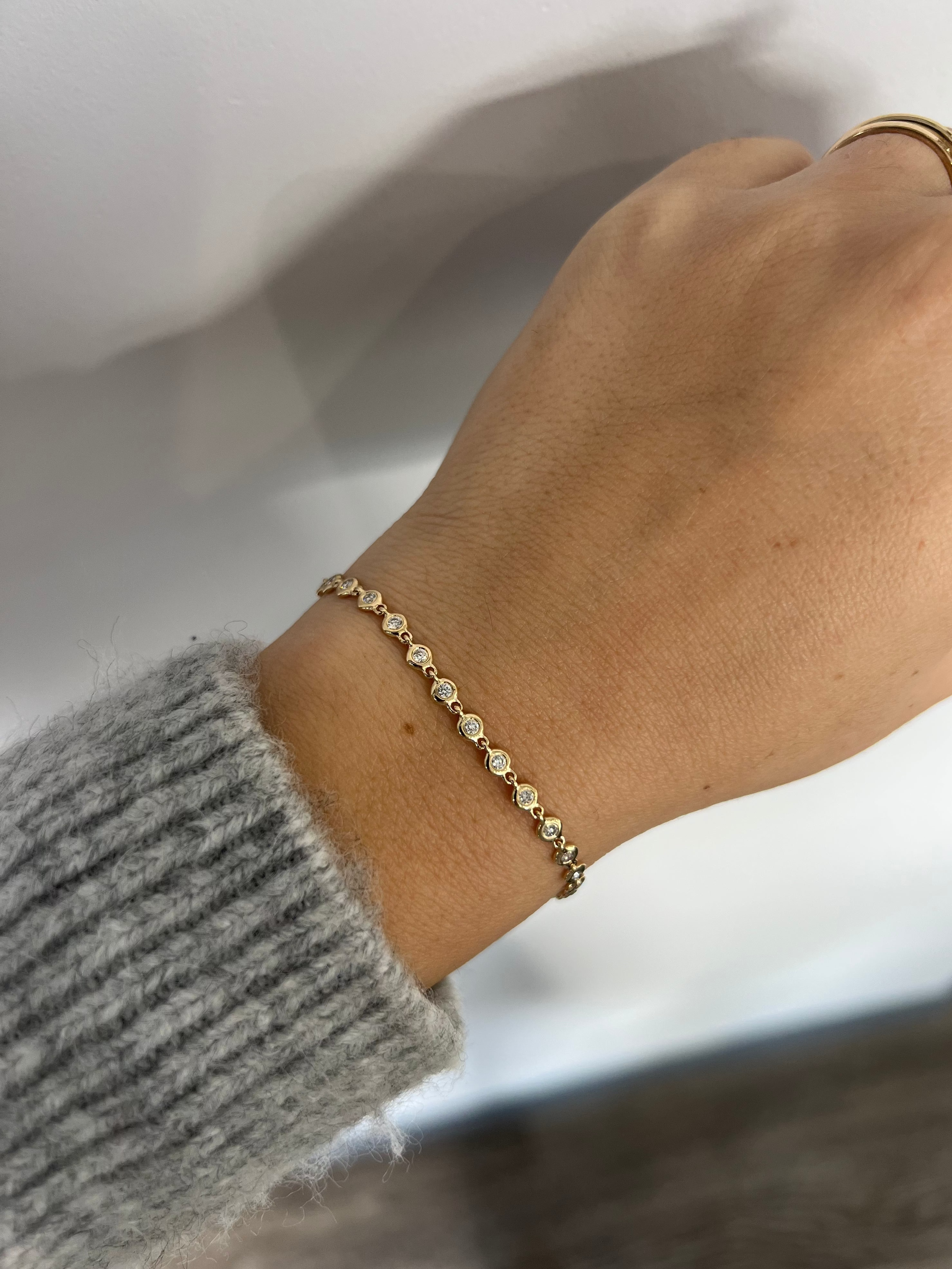 Round Bezel Set Diamond Bracelet