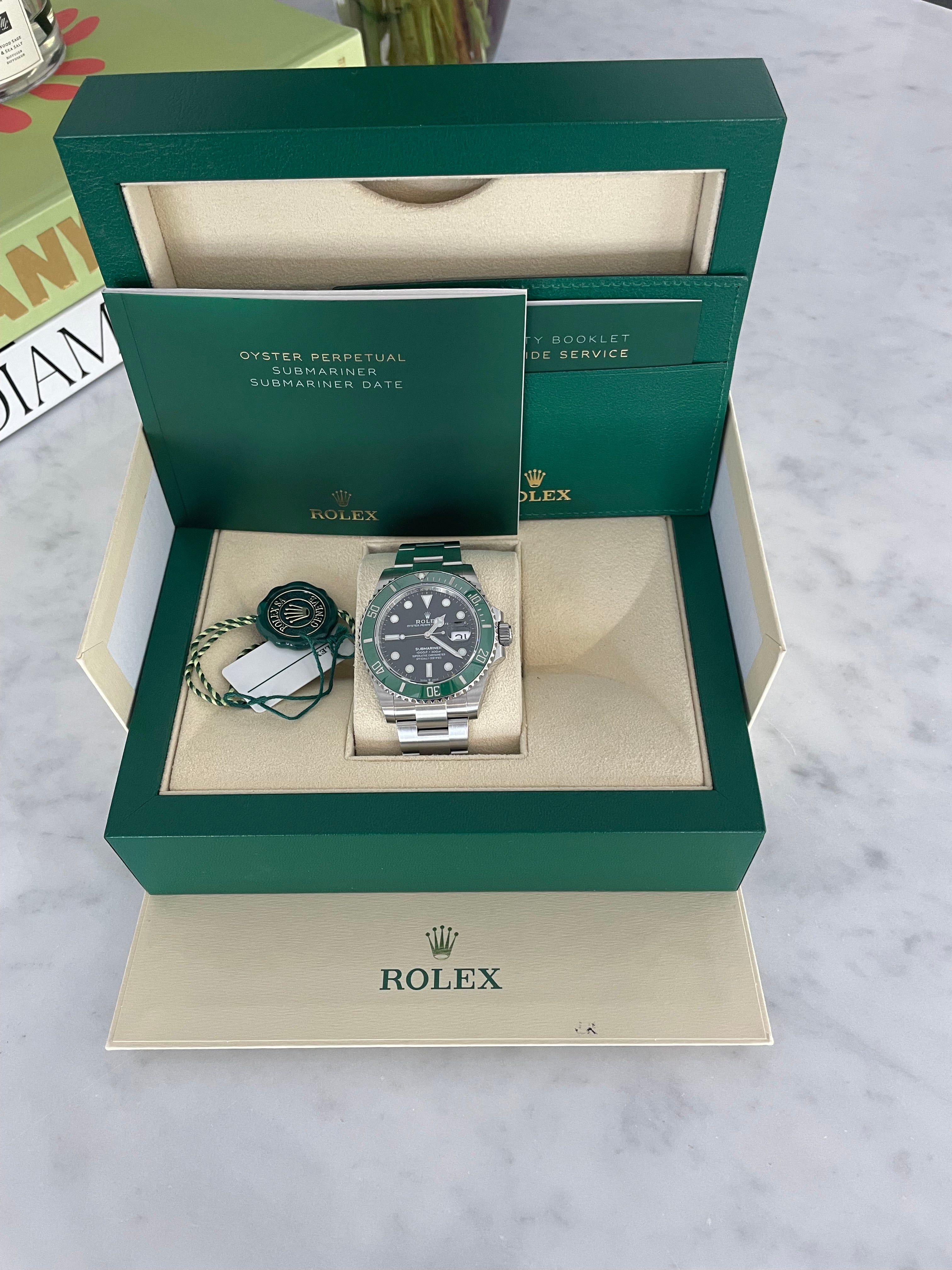 Rolex Submariner Date  126610LV Oyster "Starbucks"