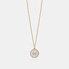Collier initial en nacre cannelée avec diamants