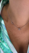 Collier avec initiales en cursive de diamants