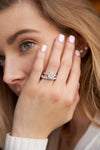 Bague à Quatre Griffes avec Diamant Coupe Coussin